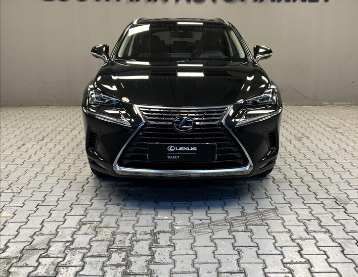 Lexus NX 300h 4