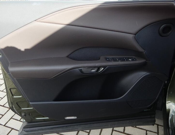 Lexus RX 350h SUV / Terénní 2,5 l 140 kw