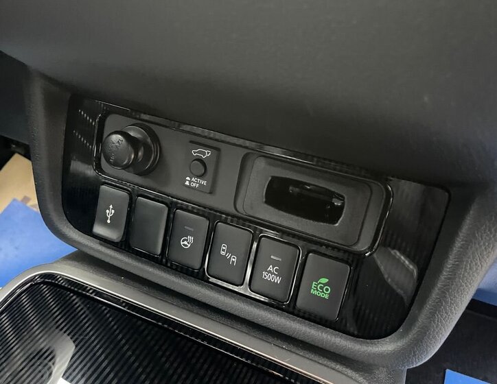 Mitsubishi Outlander 24