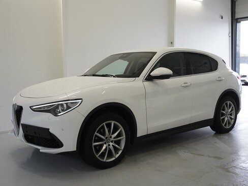 Alfa Romeo Stelvio SUV / Terénní 2,0 l 206 kw