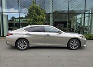 Lexus ES 300h Sedan 2,5 l 160 kw