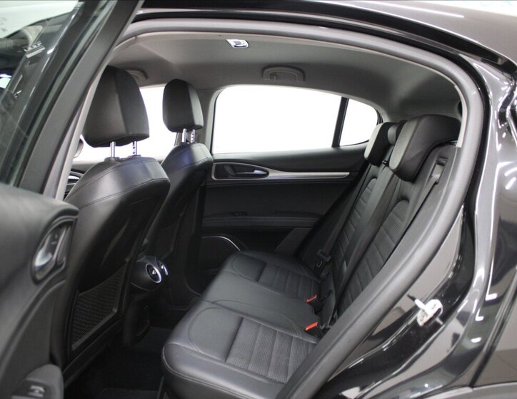 Alfa Romeo Stelvio SUV / Terénní 2,1 l 140 kw