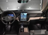 Volvo XC90 SUV / Terénní 2,0 l 228 kw