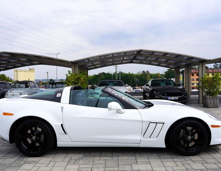 Chevrolet Corvette 11