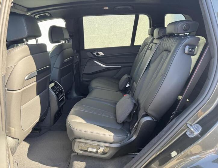 BMW X7 7