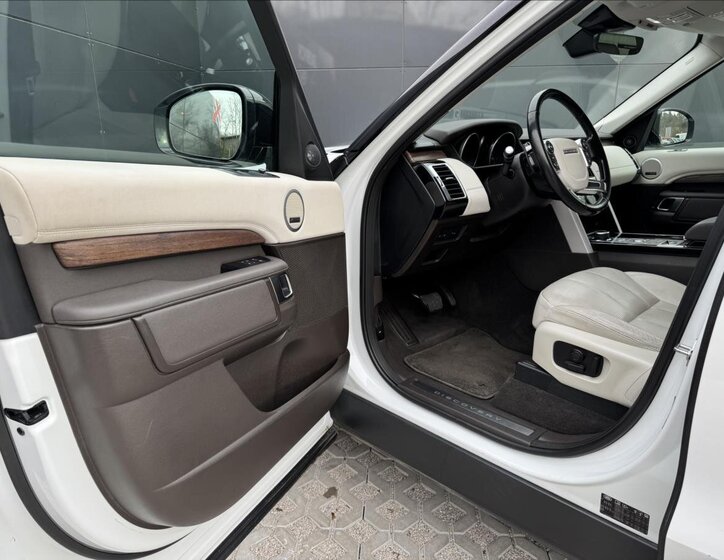 Land Rover Discovery 10