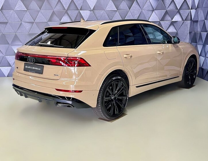 Audi Q8 SUV / Terénní 3,0 l 210 kw