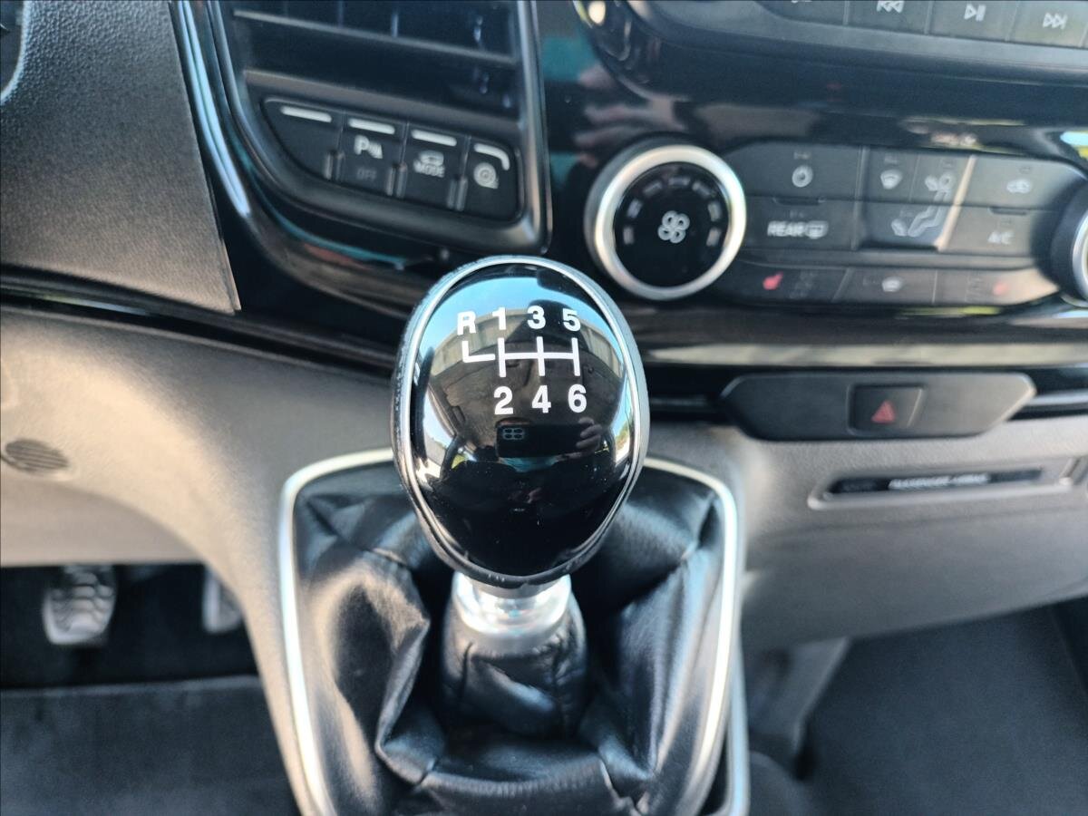 Ford Tourneo Custom VAN / Minibus 2,0 l 96 kw