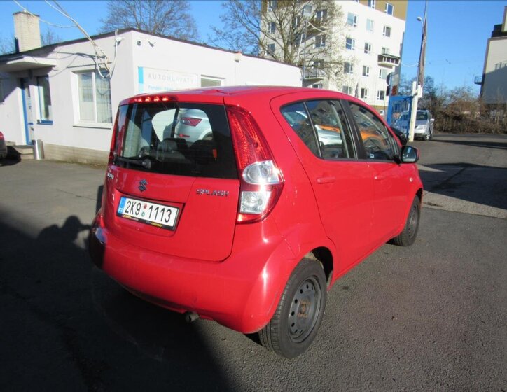 Suzuki Splash Hatchback 996,0 48 kw