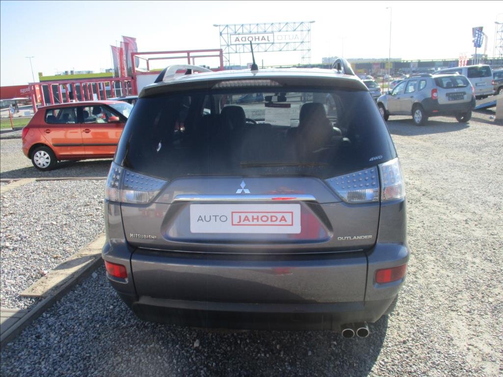 Mitsubishi Outlander SUV / Terénní 2,2 l 115 kw