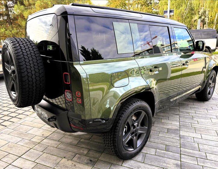 Land Rover Defender SUV 3,0 l 257 kw