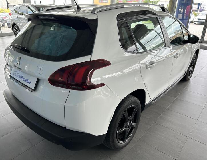 Peugeot 2008 6