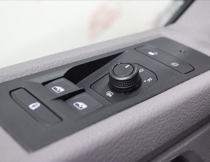 Volkswagen Caravelle Kombi 2,0 l 110 kw