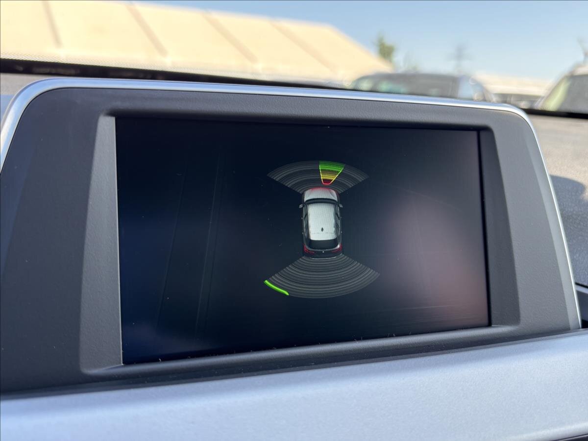 BMW X1 Kombi 1,5 l 100 kw