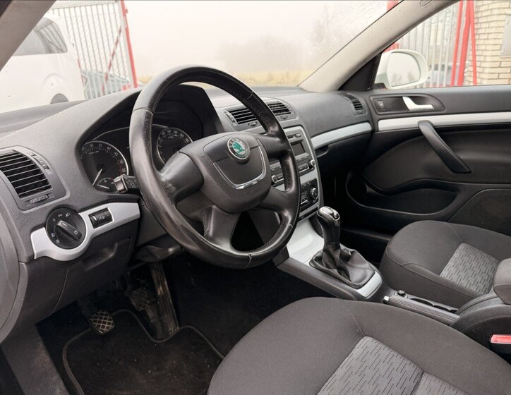 Škoda Octavia 10
