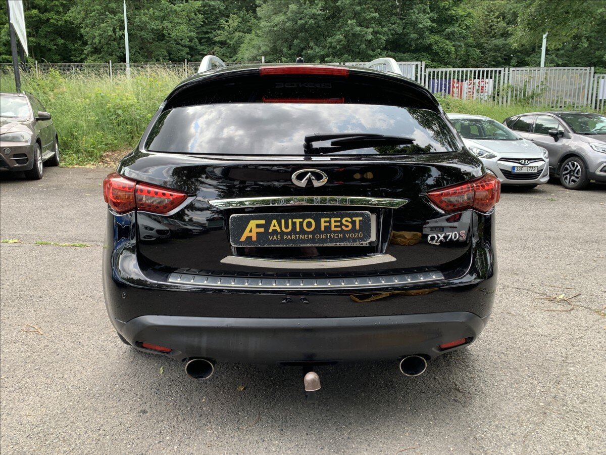 Infiniti QX70