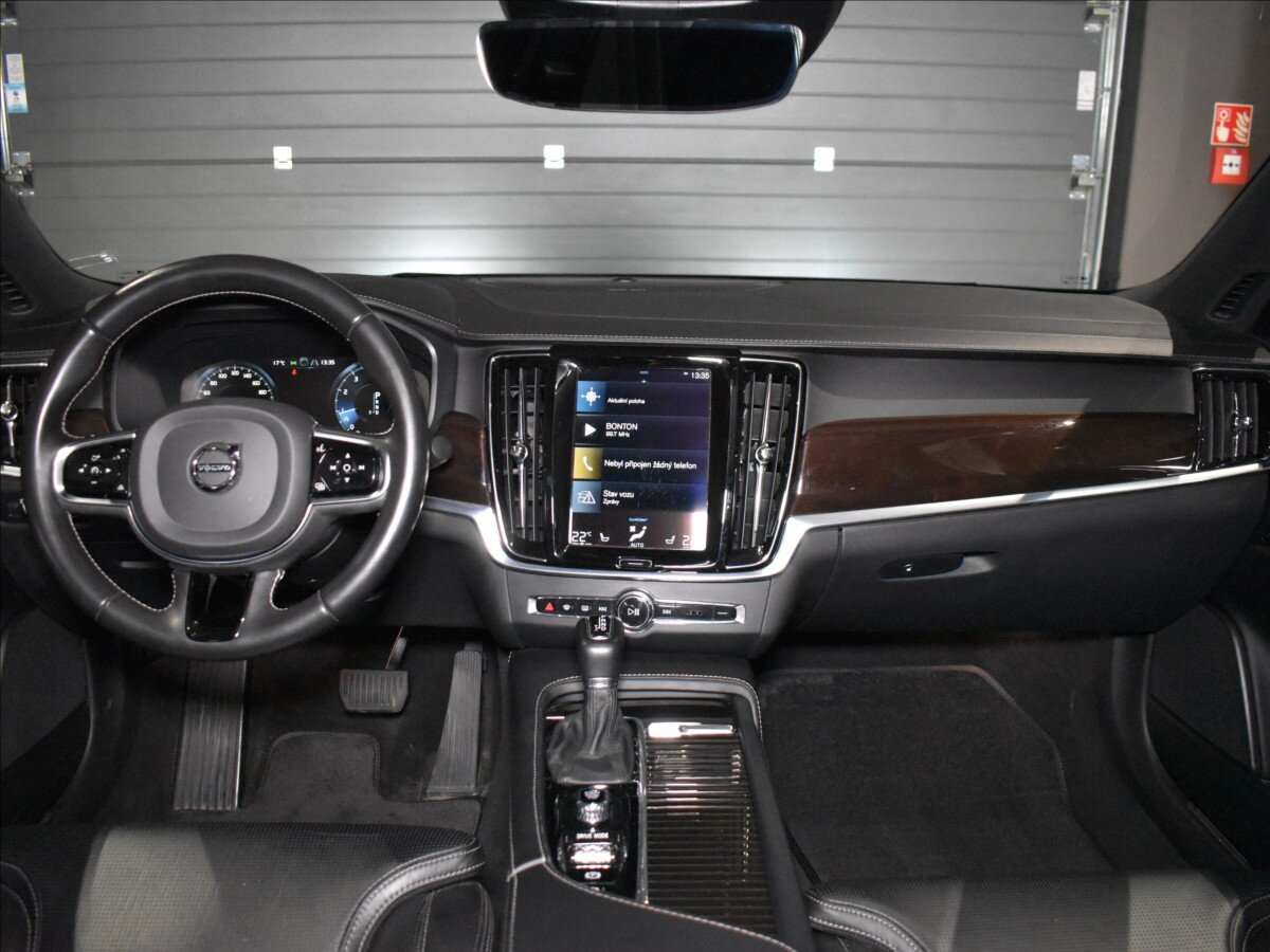 Volvo S90 Sedan / Limuzína 2,0 l 228 kw