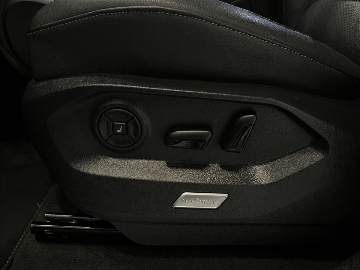 Volkswagen Touareg SUV 3,0 l 210 kw