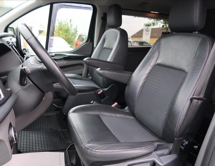 Ford Transit Custom 10