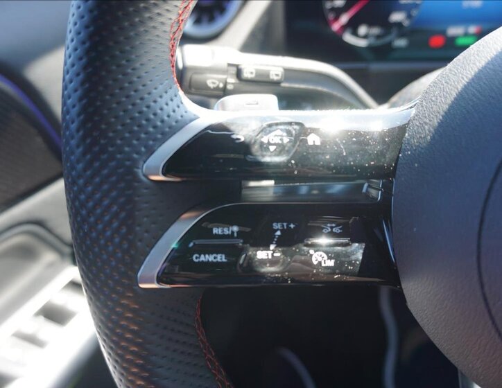 Mercedes-Benz GLA SUV 1,3 l 120 kw