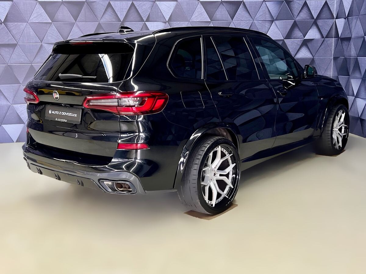 BMW X5 SUV / Terénní 4,4 l 457 kw