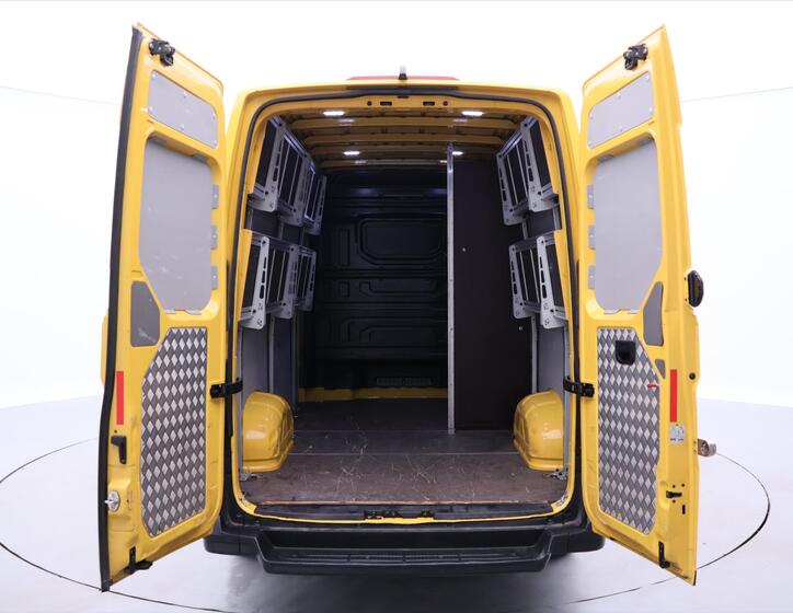 Volkswagen Crafter 9