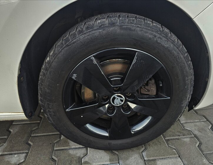 Škoda Rapid Sedan / Limuzína 1,2 l 81 kw