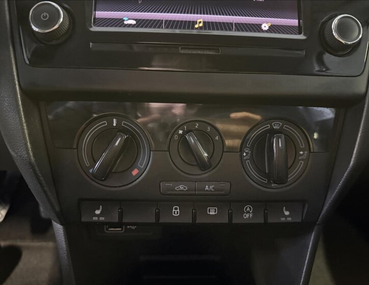 Škoda Rapid Hatchback 999,0 70 kw