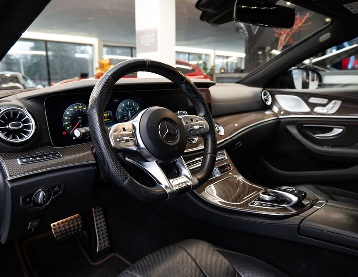 Mercedes-Benz CLS Sedan 3,0 l 320 kw