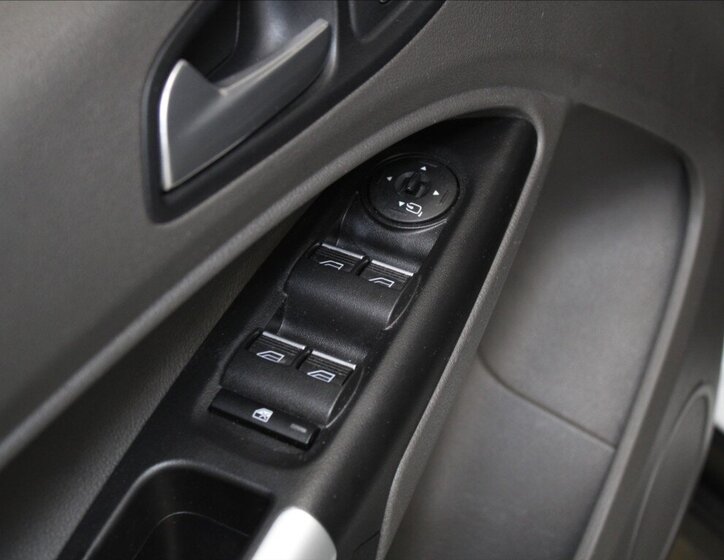 Ford Tourneo Connect 18