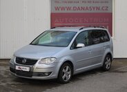 Volkswagen Touran 1
