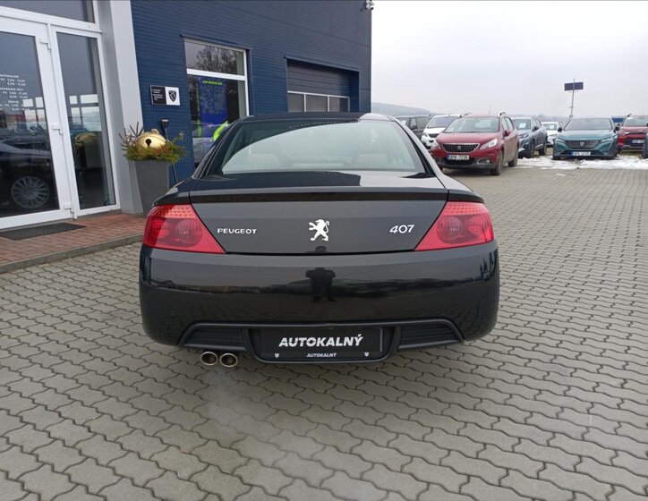 Peugeot 407 Kupé 2,7 l 150 kw