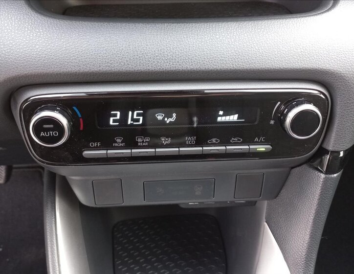 Toyota Yaris Hatchback 1,5 l 68 kw