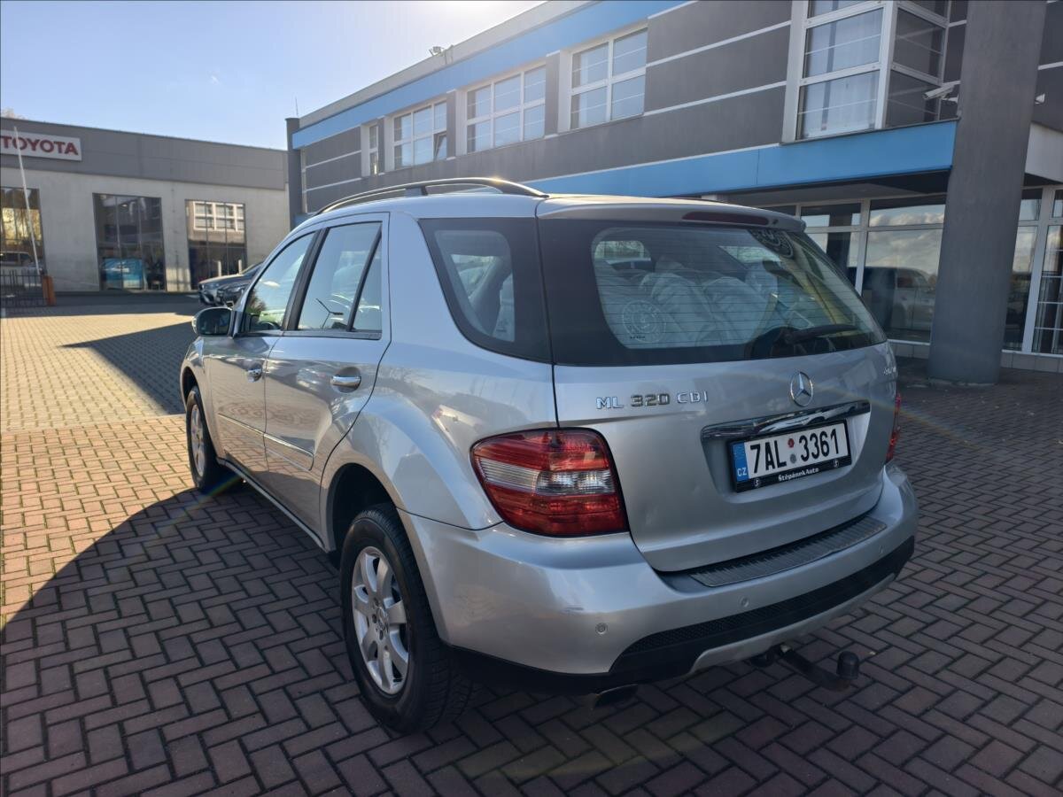 Mercedes-Benz Třídy M SUV 3,0 l 140 kw