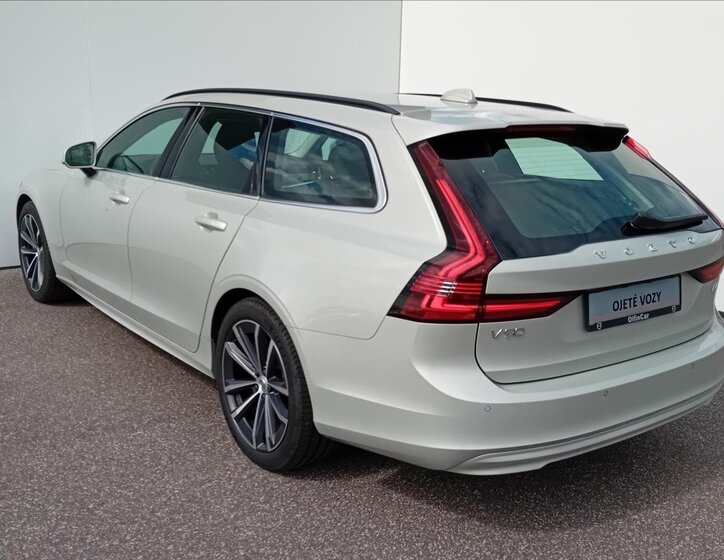 Volvo V90 9