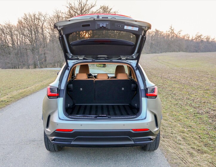 Lexus NX 450h plus SUV / Terénní 2,5 l 136 kw