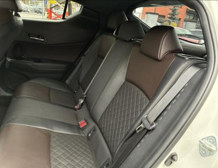 Toyota C-HR SUV 1,2 l 85 kw