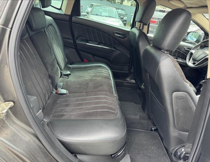 Lancia Delta Hatchback 2,0 l 121 kw