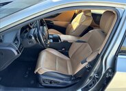 Lexus ES 300h Sedan / Limuzína 2,5 l 131 kw