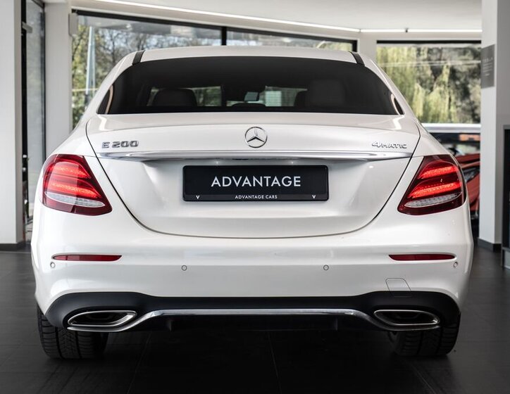 Mercedes-Benz Třídy E Sedan / Limuzína 2,0 l 145 kw