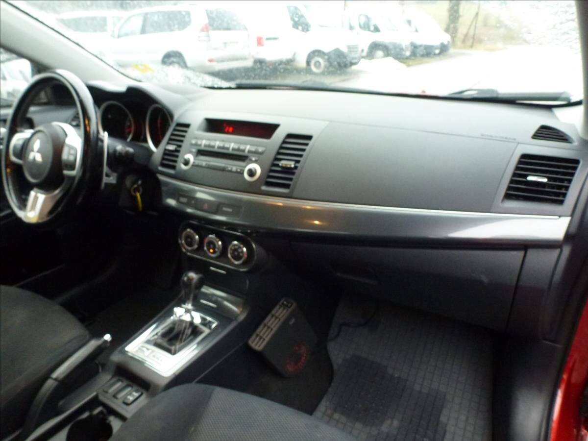 Mitsubishi Lancer Hatchback 2,0 l 217 kw