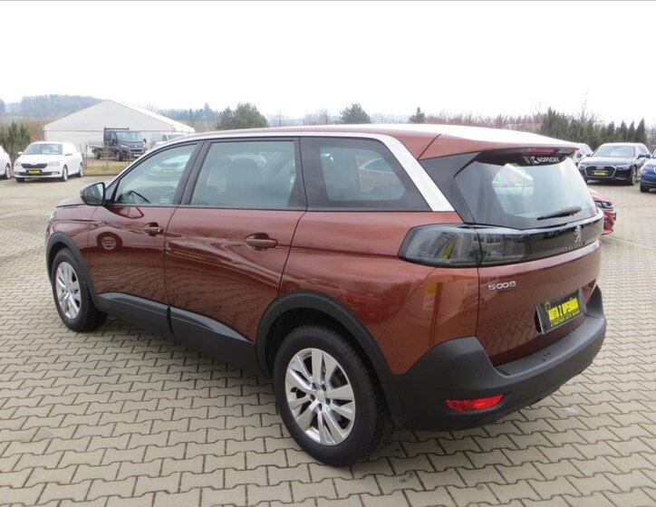 Peugeot 5008 MPV 1,2 l 96 kw