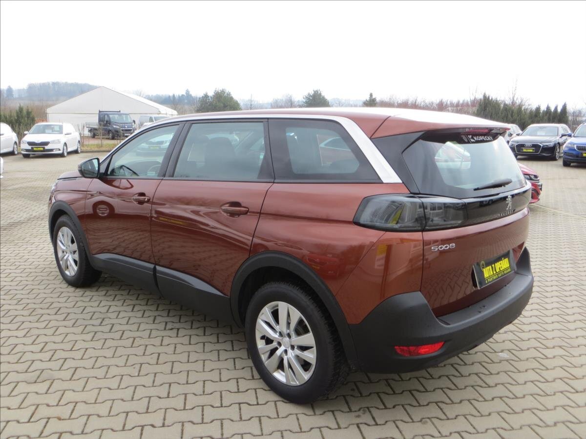 Peugeot 5008 MPV 1,2 l 96 kw