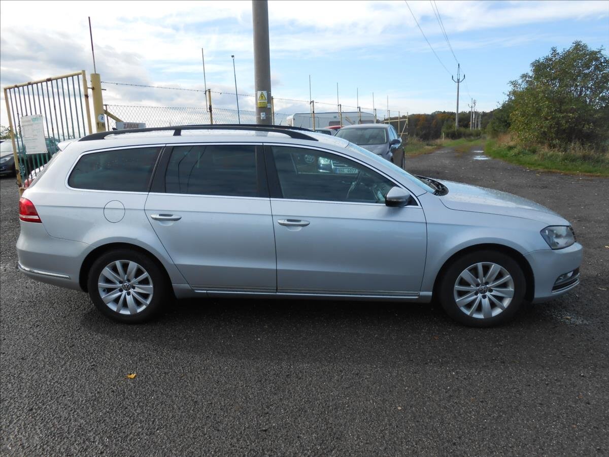 Volkswagen Passat Kombi 1,6 l 77 kw