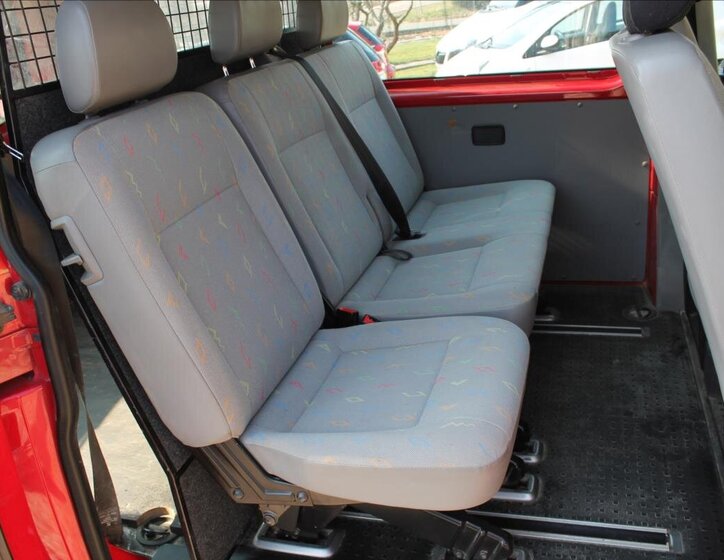 Volkswagen Transporter Kombi 2,5 l 96 kw