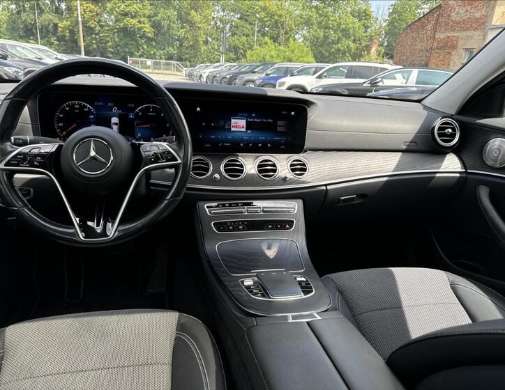 Mercedes-Benz Třídy E 12