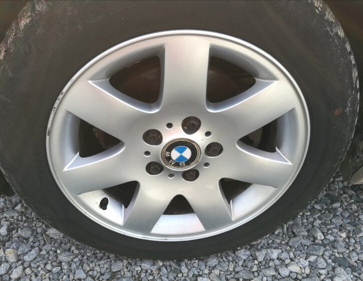 BMW Řada 3 Sedan / Limuzína 2,0 l 100 kw