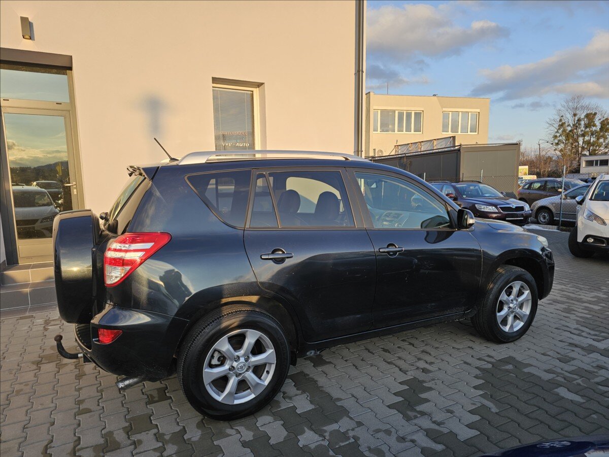 Toyota RAV4 Kombi 2,2 l 110 kw