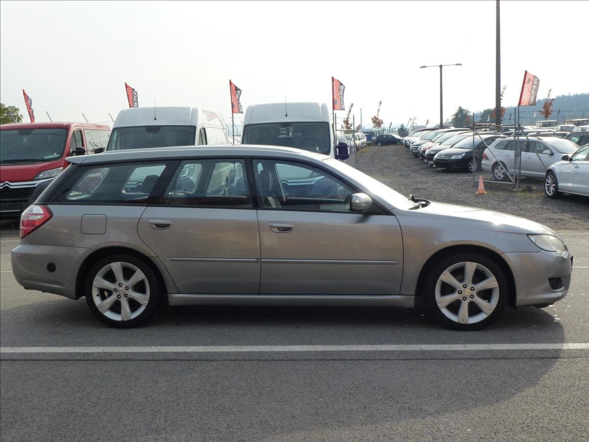 Subaru Legacy Kombi 2,0 l 121 kw