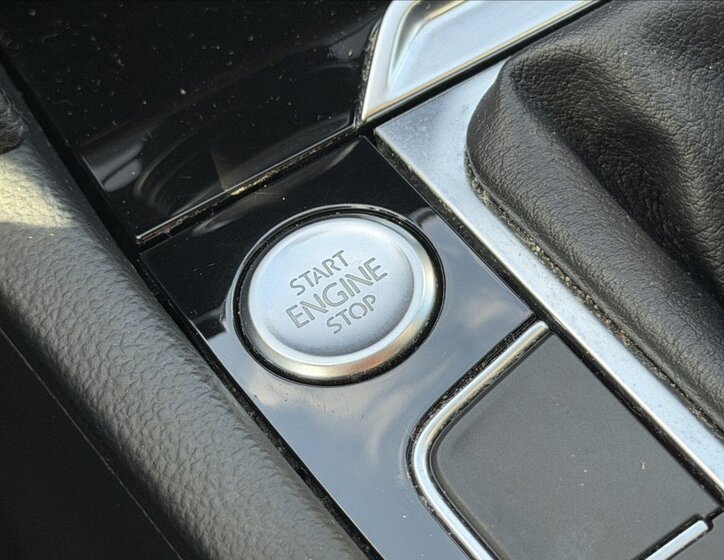 Volkswagen Passat Sedan / Limuzína 2,0 l 110 kw